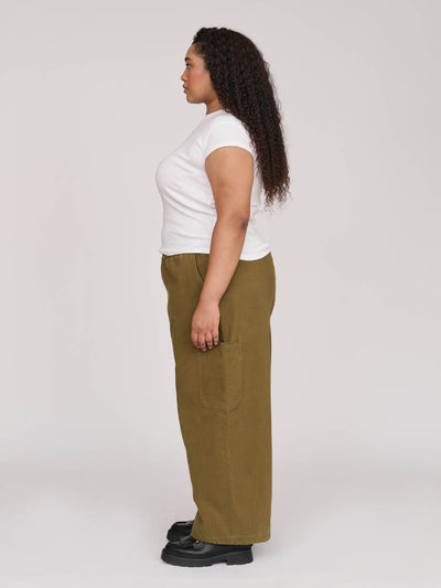 model:Zaynab wears size XXL and is 5’8”